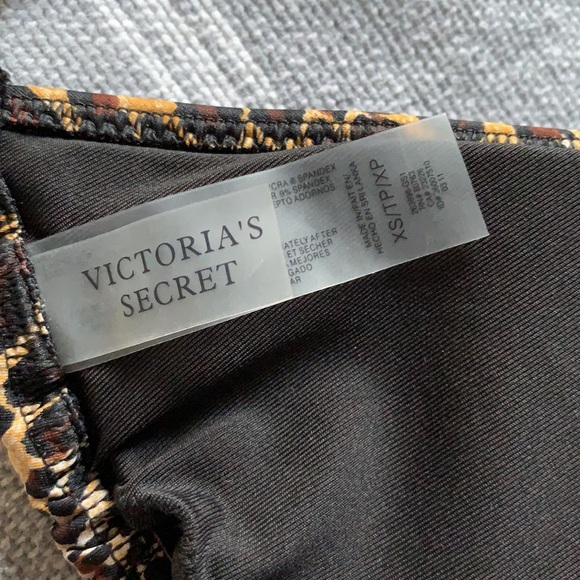 SOLD Victoria’s Secret Leopard Skull Bikini - Picture 7 of 8